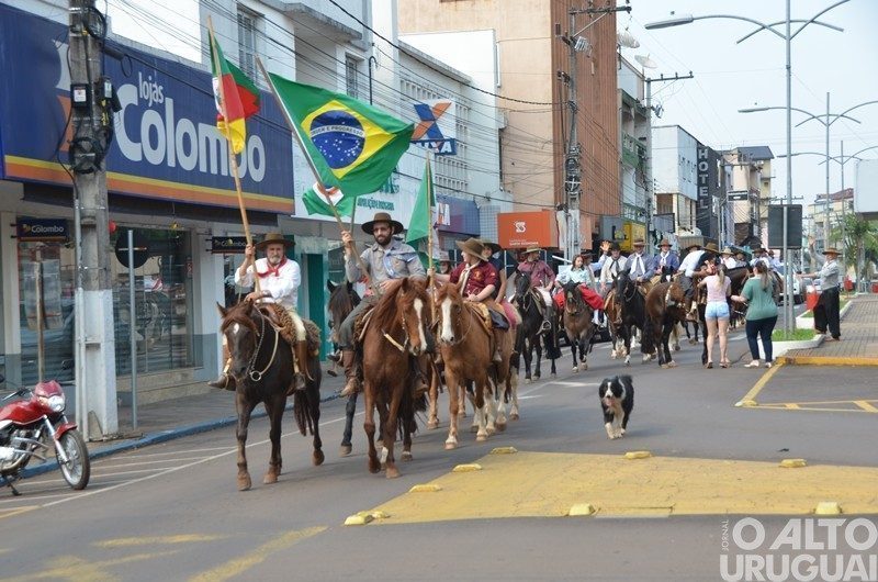 CTG Rodeio da Querência faz programação em homenagem ao Dia do Gaúcho