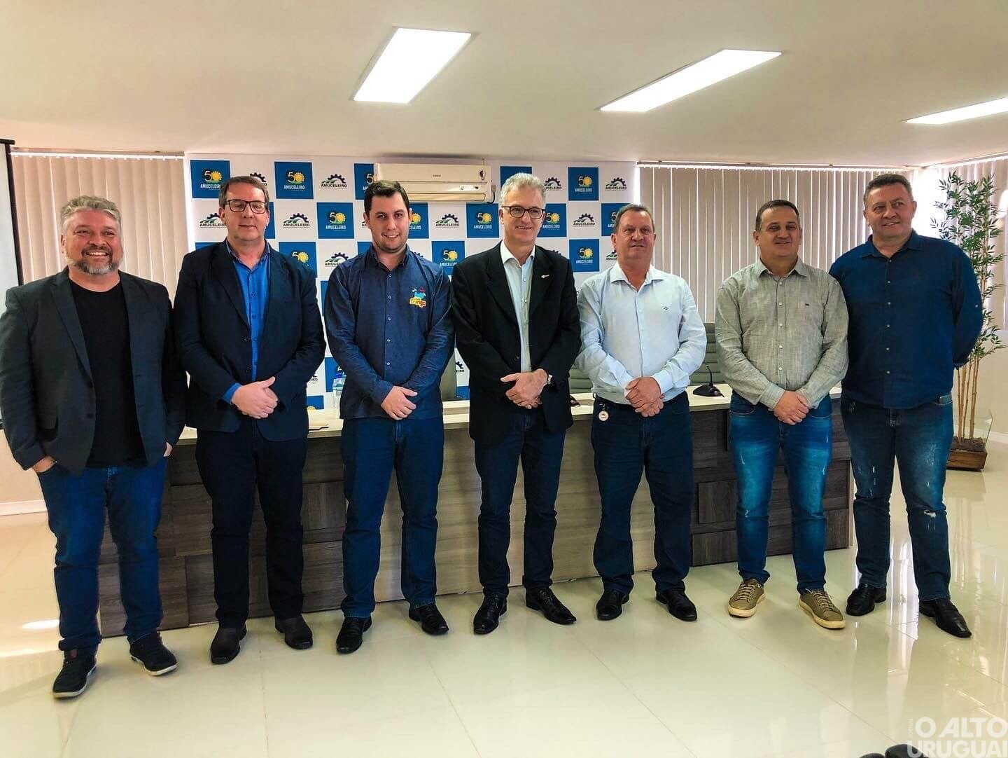 Lideranças da Amzop e Amuceleiro se unem em prol da ferrovia Norte-Sul