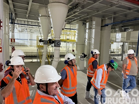 JBS apresenta a estrutura da fábrica de ração em Seberi