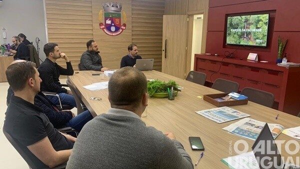 Executivo de FW apresenta ideia de parceria público-privada
