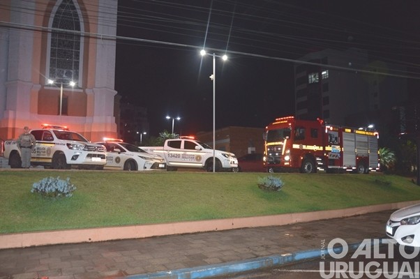 BM e Bombeiros de FW realizam homenagem a sargento morto em Caxias