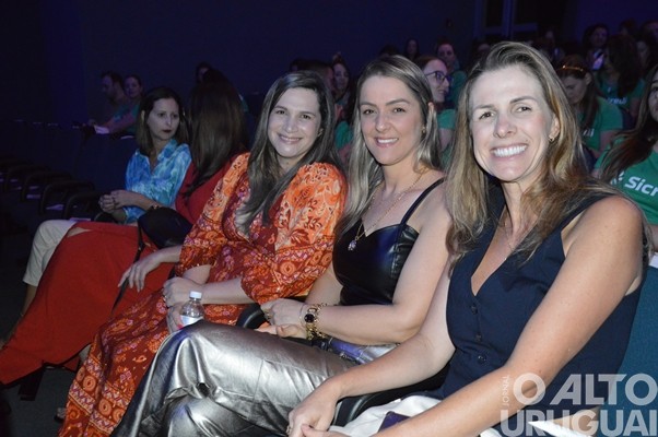 Mais de 800 pessoas participam de palestra com Leila Ama em FW