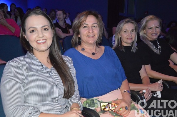 Mais de 800 pessoas participam de palestra com Leila Ama em FW