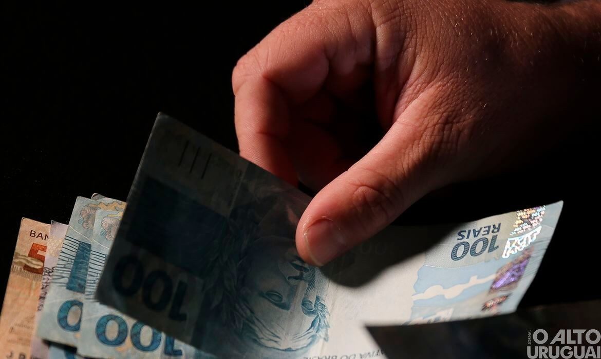 Salário mínimo terá aumento para 2023