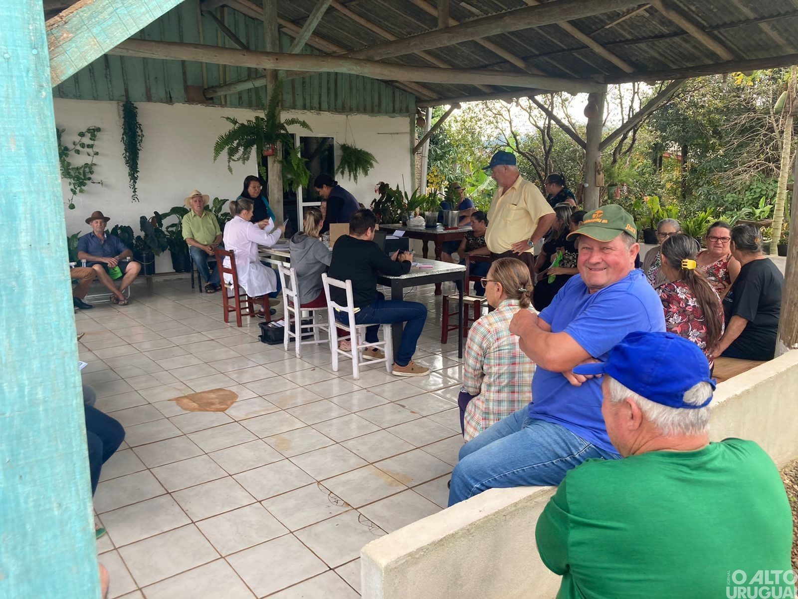 Grupo de idosos recebe porta-remédios em Alpestre
