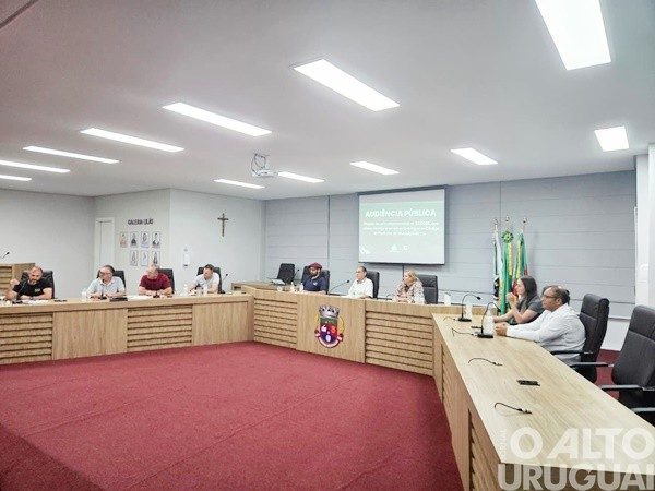 Audiência Pública debate alterações no Código de Posturas de FW