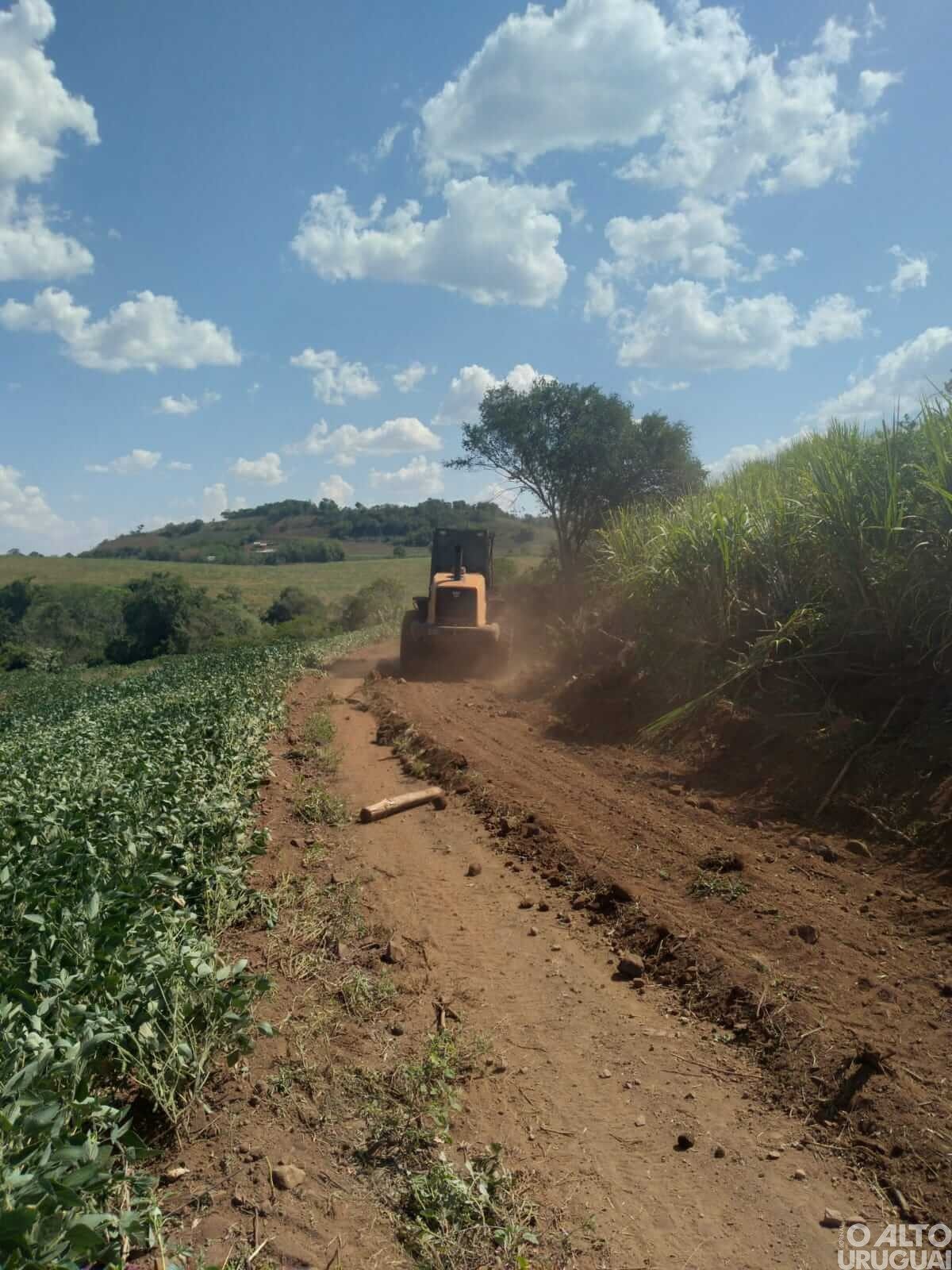Secretaria de Agricultura segue realizando serviços no interior