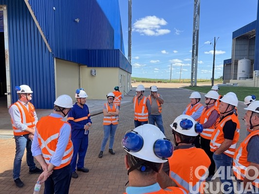 JBS apresenta a estrutura da fábrica de ração em Seberi