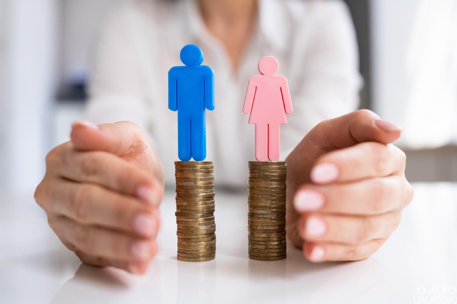 ALRS aprova projeto que obriga igualdade salarial entre homens e mulheres em empresas terceirizadas