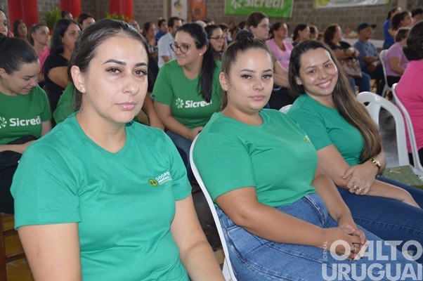 Centenas de mulheres participam de encontro em Jaboticaba