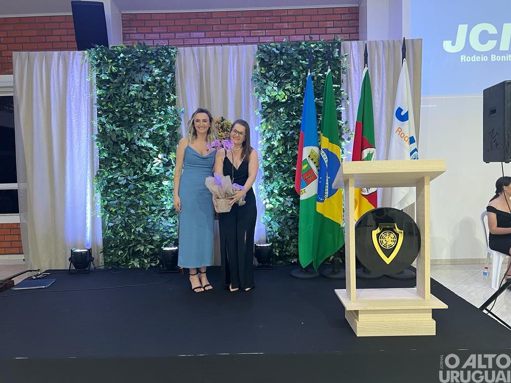 Jantar festivo com honrarias marca os 50 anos da JCI em Rodeio Bonito