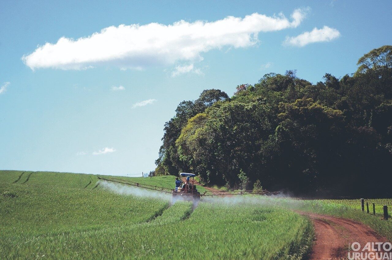 Secretaria da Agricultura publica novas normativas para aplicação e comercialização de defensivos agrícolas