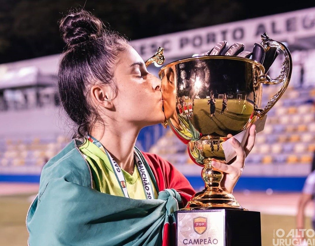 Goleira de Ametista do Sul é campeã do Gauchão Feminino Sub-17 pelo Internacional