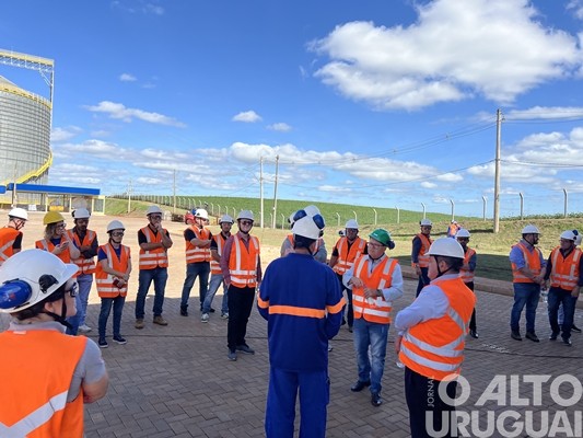JBS apresenta a estrutura da fábrica de ração em Seberi
