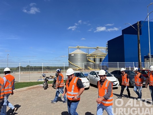JBS apresenta a estrutura da fábrica de ração em Seberi