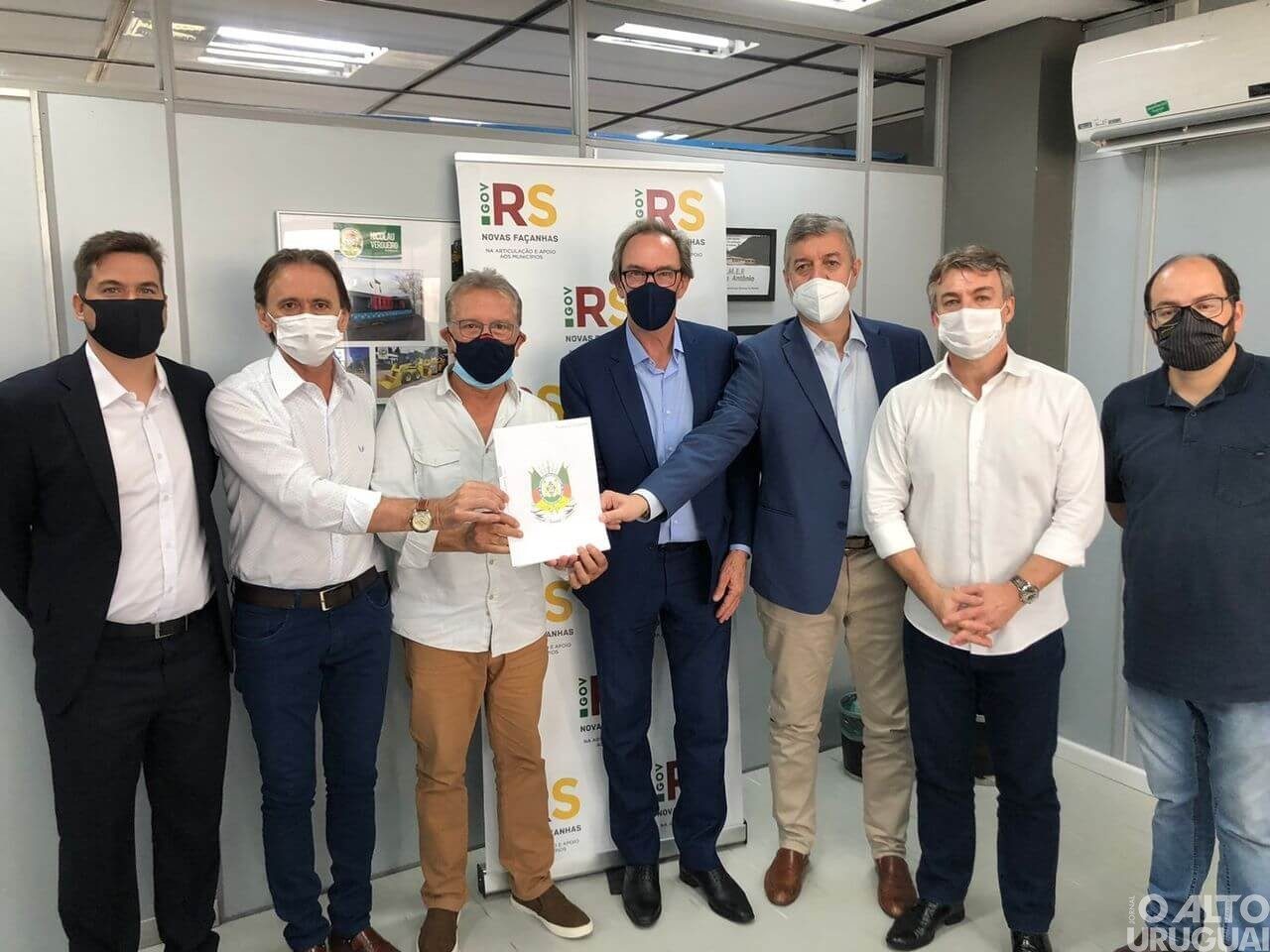 Administração de FW assina convênio com o programa Pavimenta RS