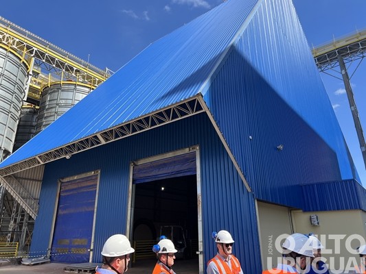 JBS apresenta a estrutura da fábrica de ração em Seberi
