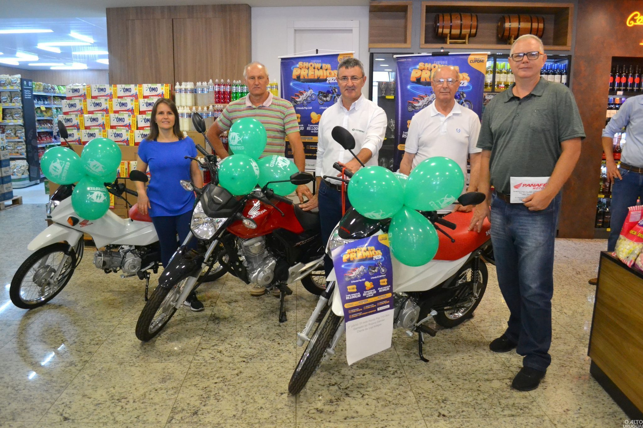 Motos sorteadas na Show de Prêmios são entregues aos ganhadores