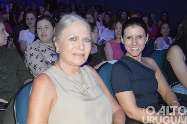 Mais de 800 pessoas participam de palestra com Leila Ama em FW