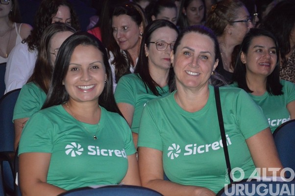 Mais de 800 pessoas participam de palestra com Leila Ama em FW