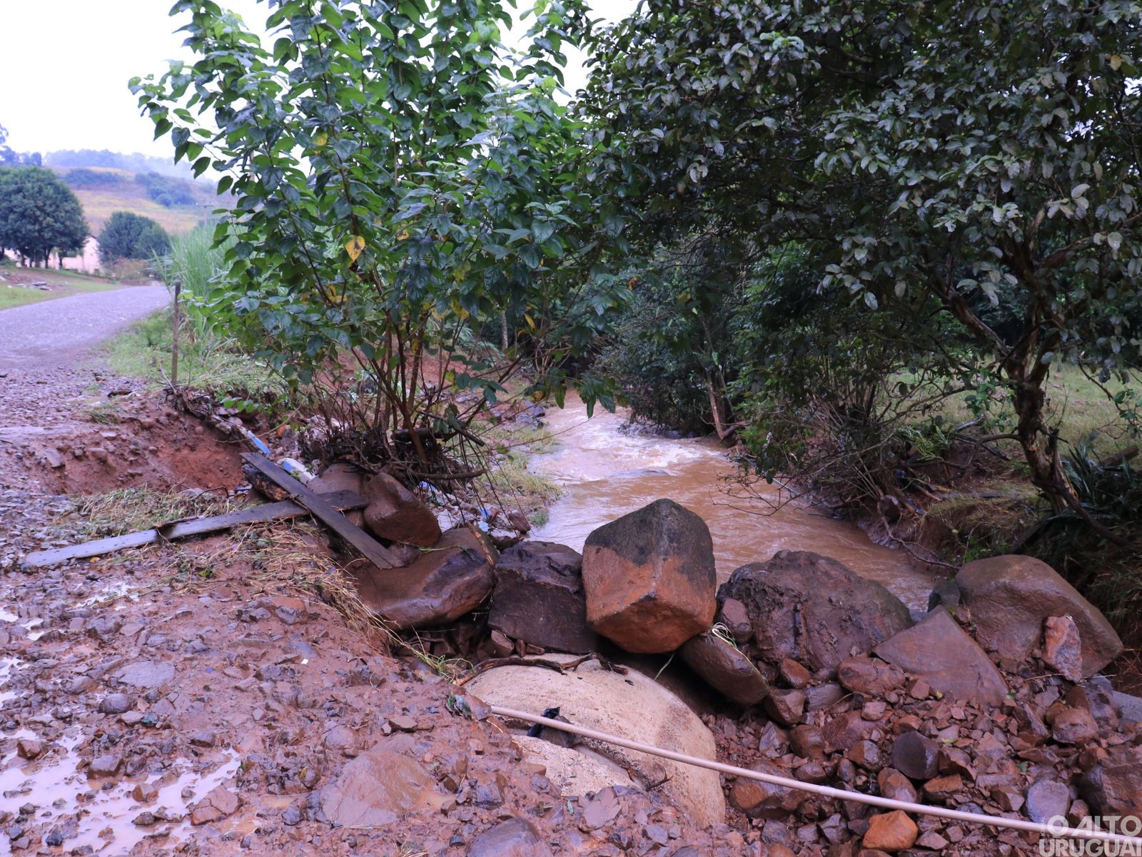Fortes chuvas causam estragos em Novo Tiradentes