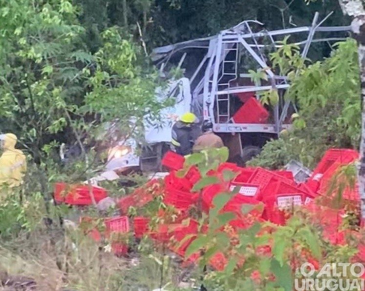 Caminhoneiro morre em acidente entre Tenente Portela e Palmitinho