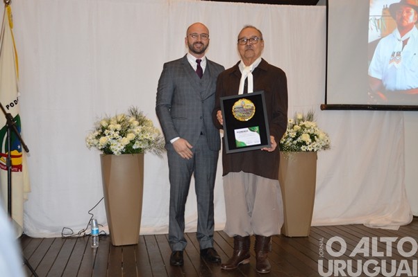 Câmara de Vereadores de Seberi homenageia pioneiros
