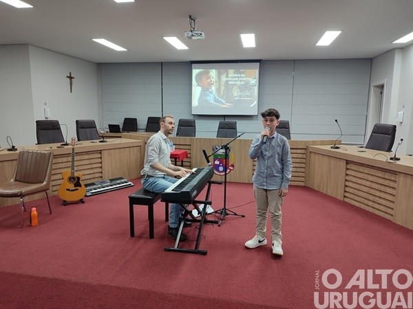 Talentos de FW e região participam de recital na Câmara de Vereadores de FW