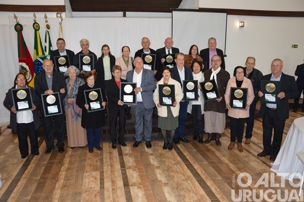 Câmara de Vereadores de Seberi homenageia pioneiros