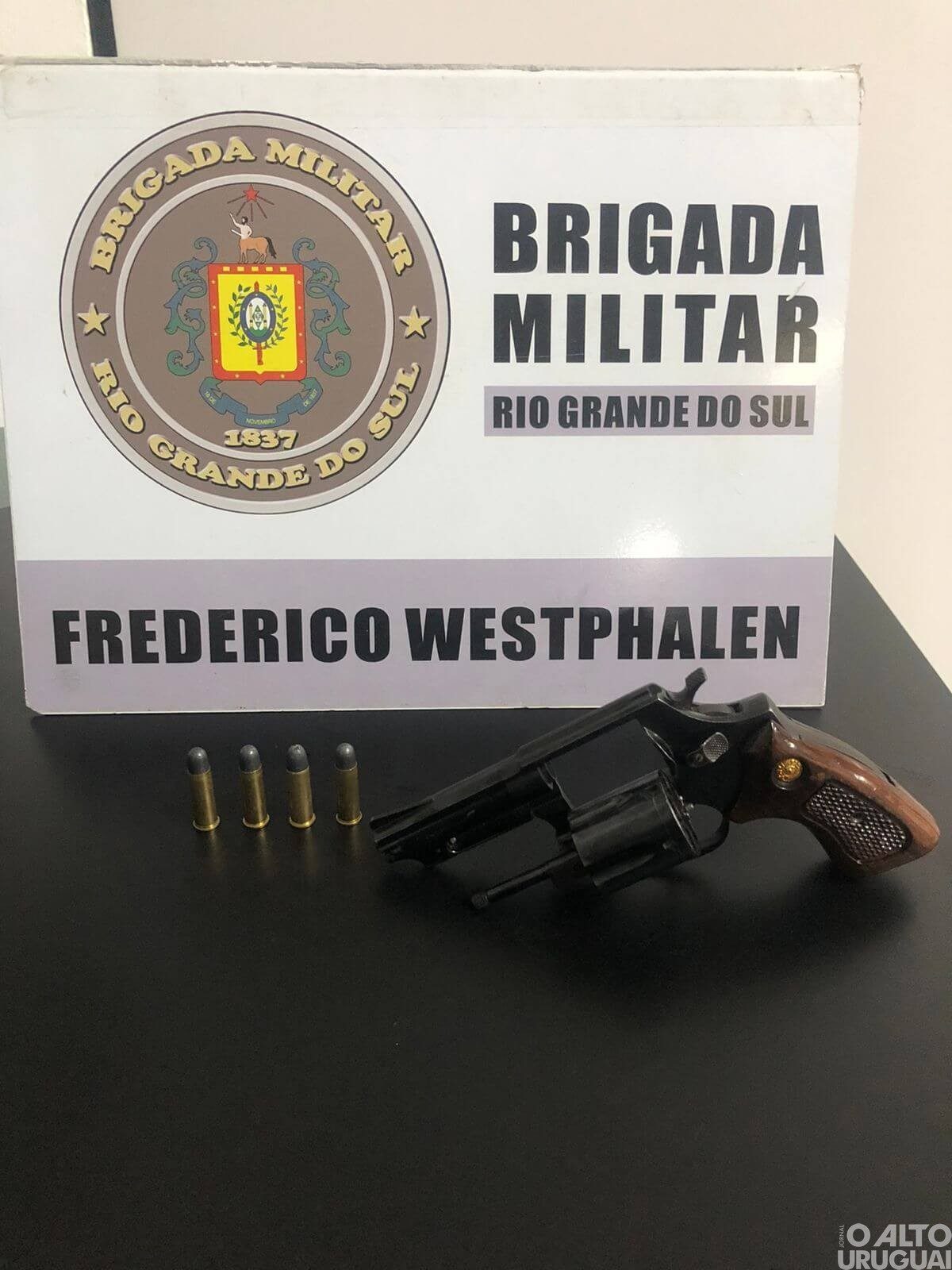 Procurado da justiça é preso com arma de fogo