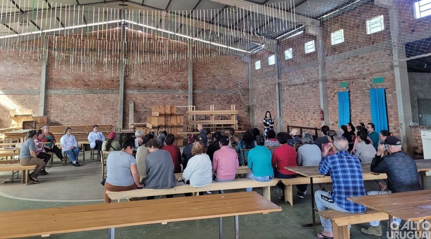 Equipe do ESF de Palmitinho desenvolve ação no bairro Santo Inácio 