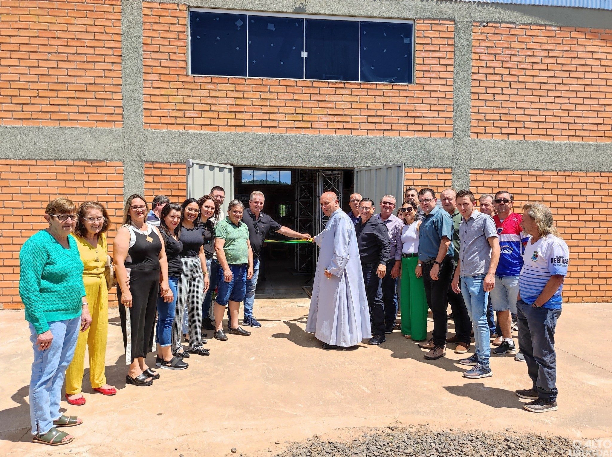 Pinhal: inaugurado ginásio na linha Lucas 