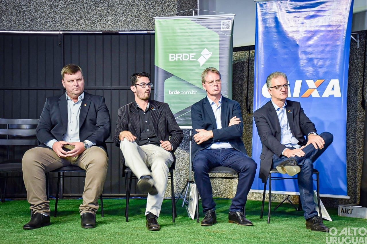 Prefeitos da região participam da Assembleia da Famurs