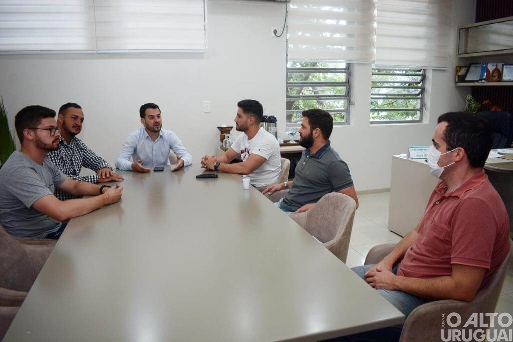Poder Público de FW debate políticas públicas para catadores de recicláveis