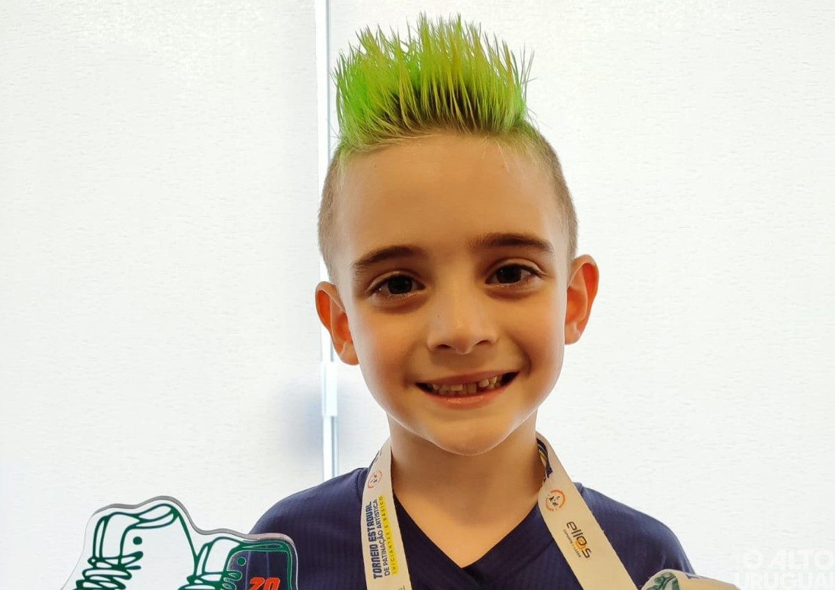 Atleta do Clube Magia da Patinação participa de Torneio Estadual