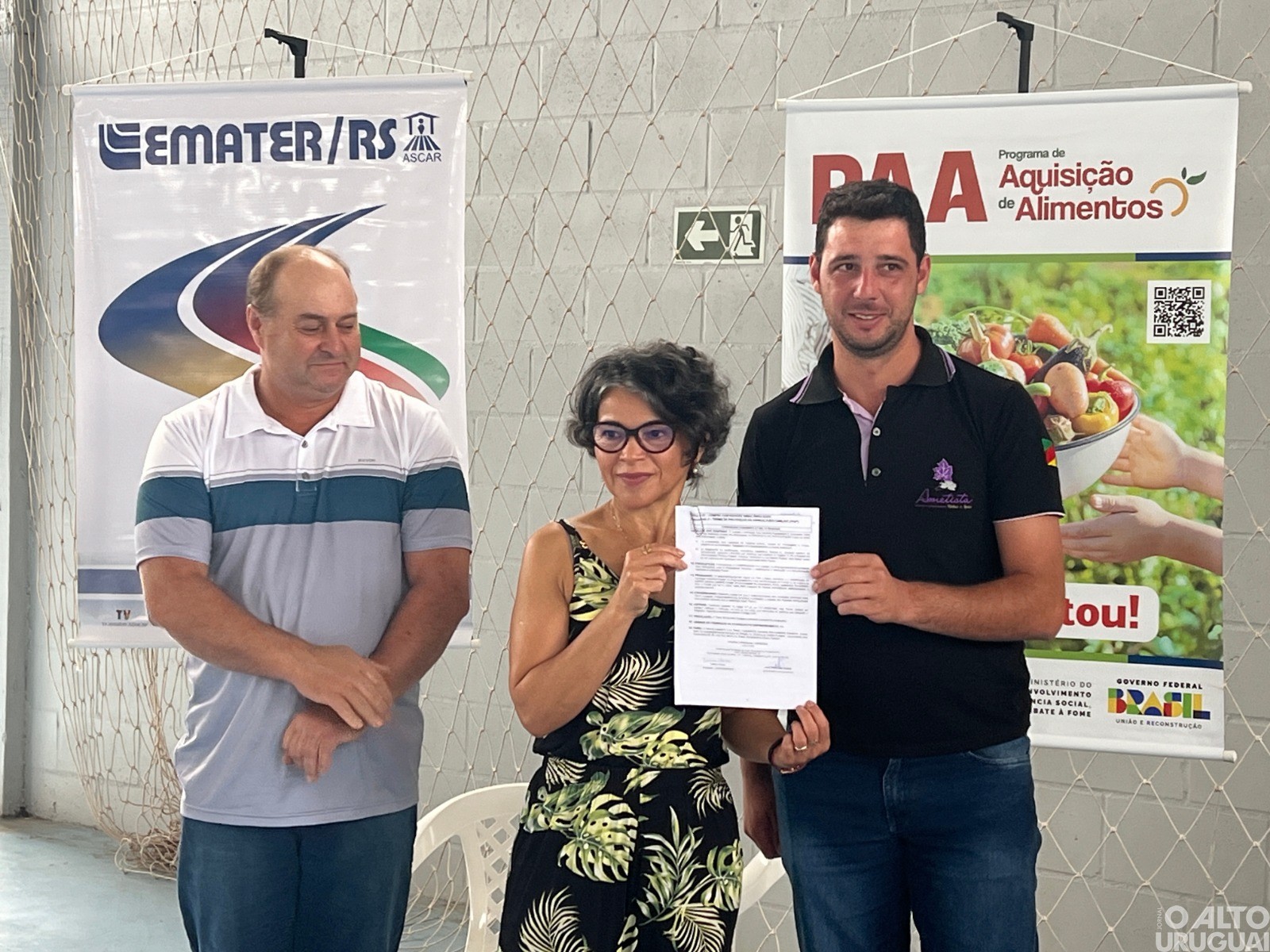 Conab e cooperativas da região formalizam contratos do PAA