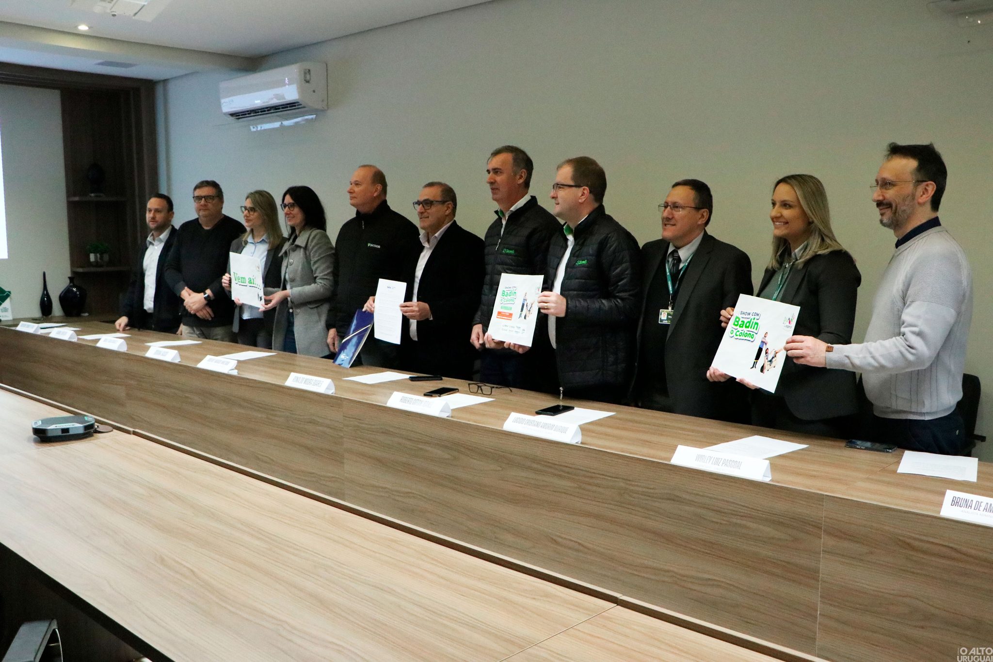 DIA C: cooperativas unem humor à solidariedade e promovem show do Badin em Ijuí