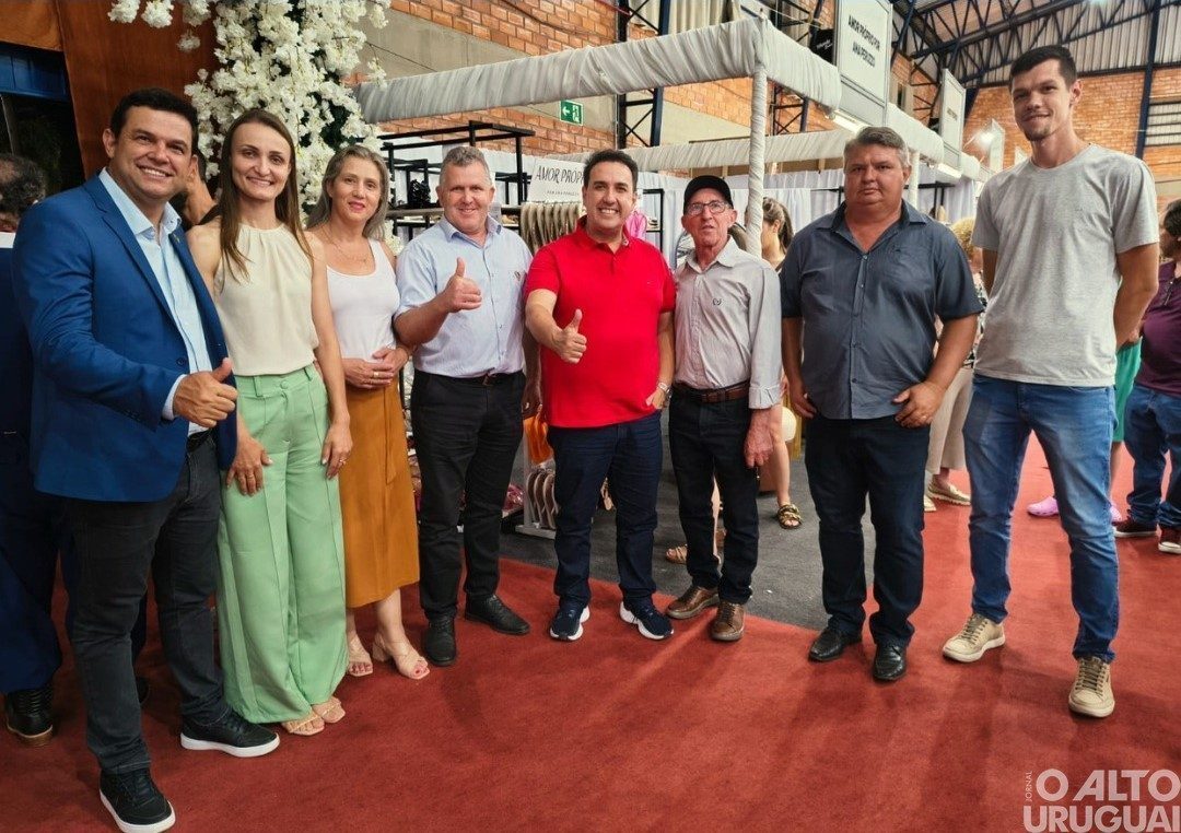 Prefeito e primeira-dama de Alpestre marcam presença na 15ª Feciatra