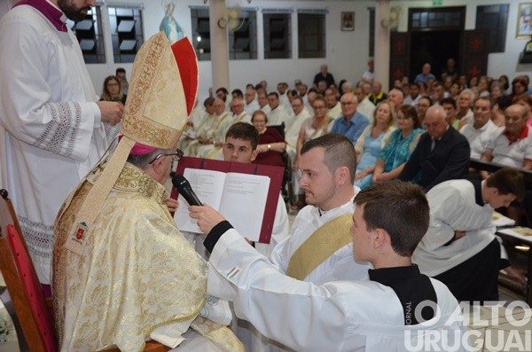 Luís Fernando Zanatta é ordenado sacerdote em Vista Alegre