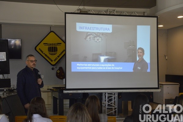 Hospital Divina Providência apresenta painel com seus avanços e resultados
