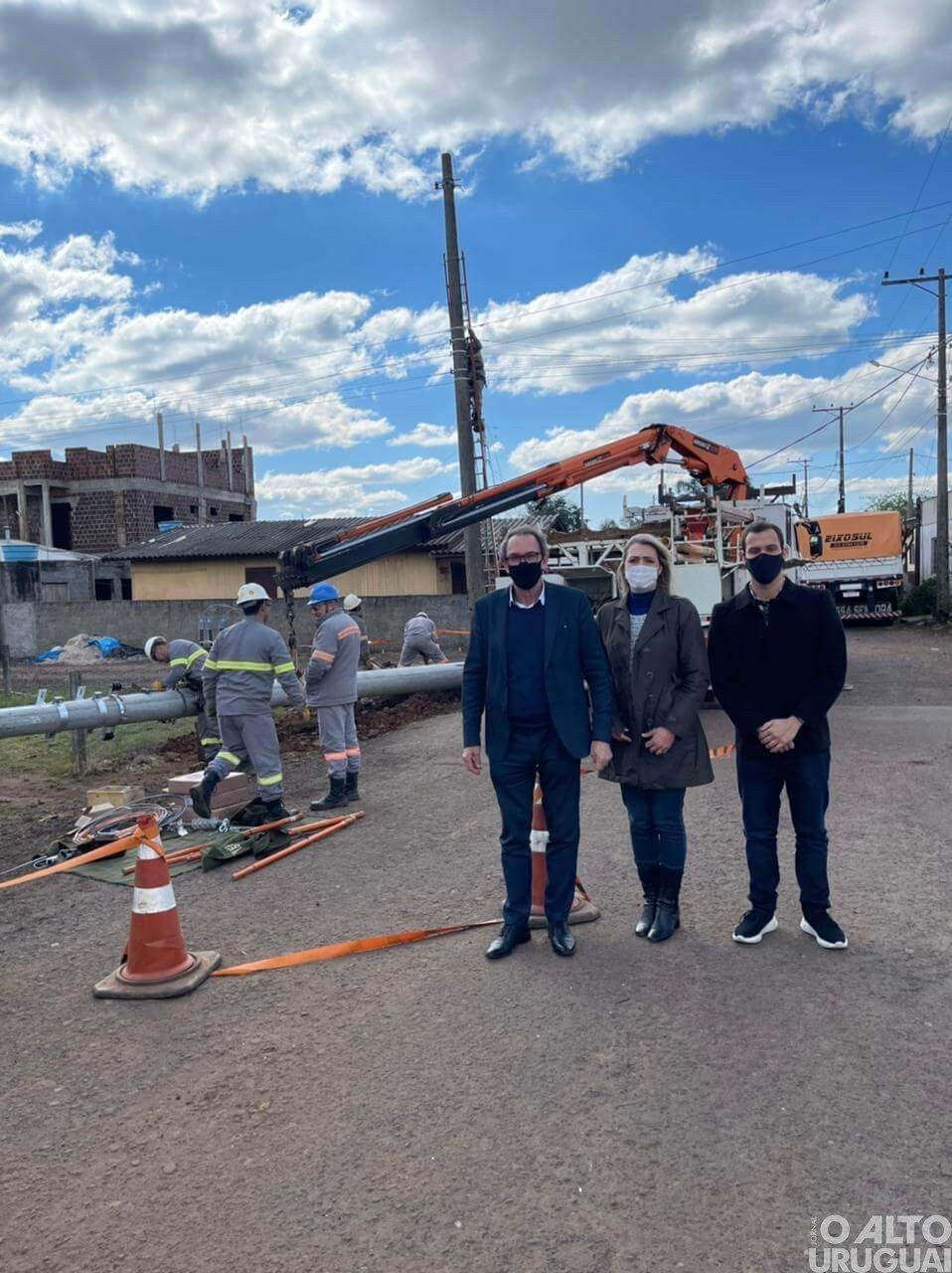 Loteamento Conquista recebe rede de energia elétrica