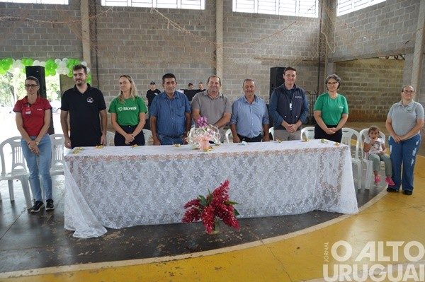Centenas de mulheres participam de encontro em Jaboticaba