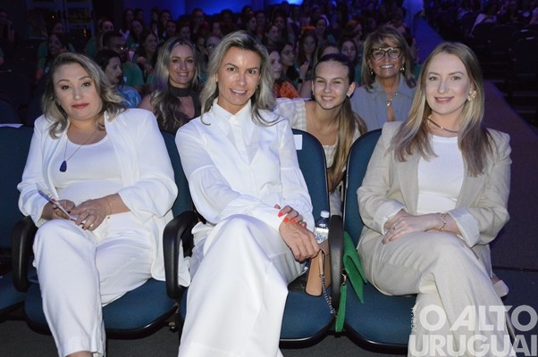 Mais de 800 pessoas participam de palestra com Leila Ama em FW