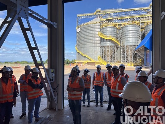 JBS apresenta a estrutura da fábrica de ração em Seberi