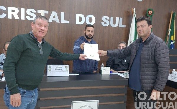 Prefeito de Cristal do Sul participa de sessão na Câmara de Vereadores