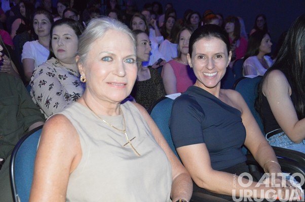 Mais de 800 pessoas participam de palestra com Leila Ama em FW