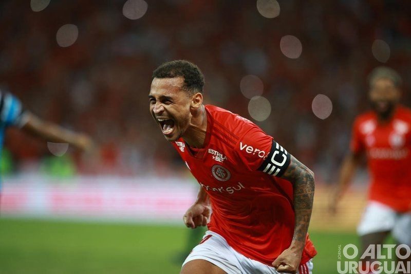 Inter vence de virada e garante a liderança do Gauchão