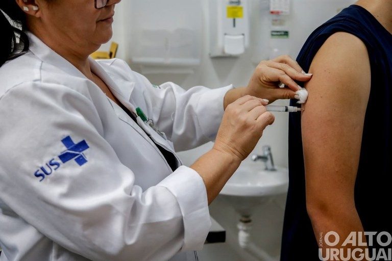 RS recebe primeiro lote de 31,5 mil doses de vacinas contra a dengue