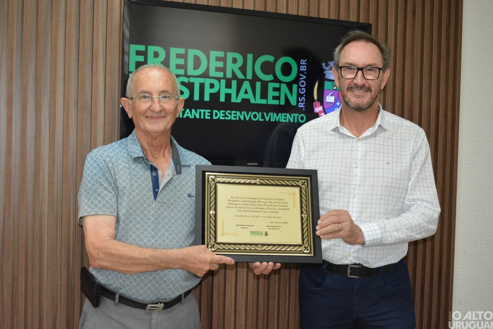Administração de FW homenageia Wilson Ferigollo