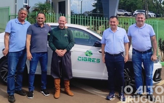 Cigres entrega novos veículos